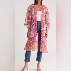 Vince Camuto Pink and Orange Floral Kimono with gold thread